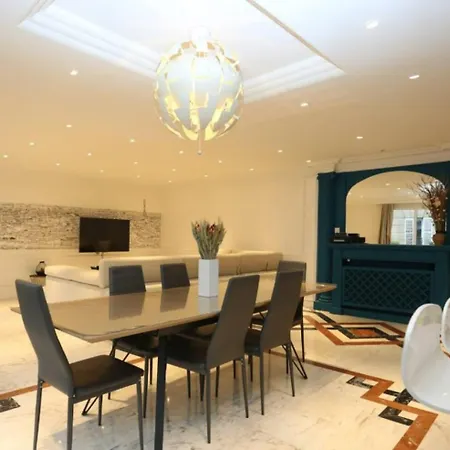 NEW ! Chic 3 Bedroom-flat, Eiffel Tower, Parking, Parc des Expos Apartment Paris